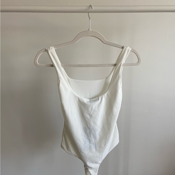 PrettyLittleThing - White Second Skin Square Neck Sleeveless Bodysuit (US 4) - Picture 2 of 6